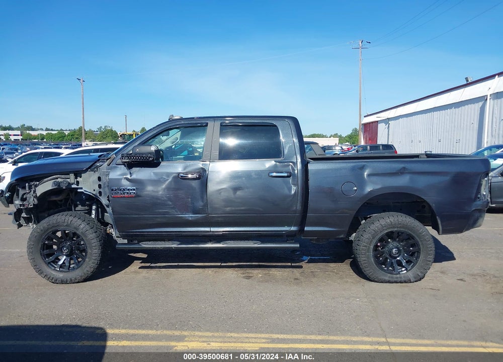 2017 RAM 2500 BIG HORN 4X4 6'4 BOX VIN: 3C6UR5DL3HG569089