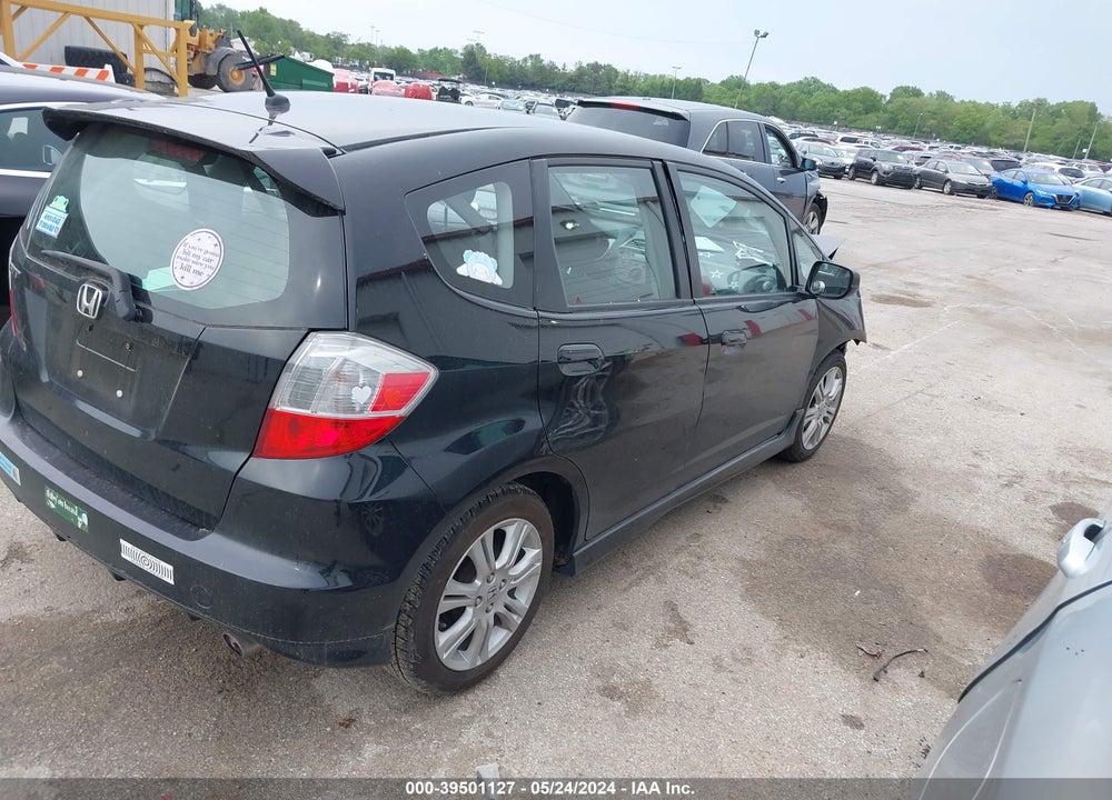 2011 HONDA FIT SPORT VIN: JHMGE8H58BC000651