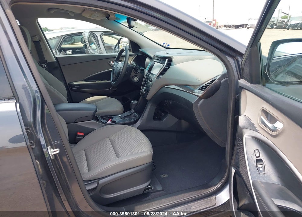 2017 HYUNDAI SANTA FE SE VIN: KM8SM4HF7HU175973