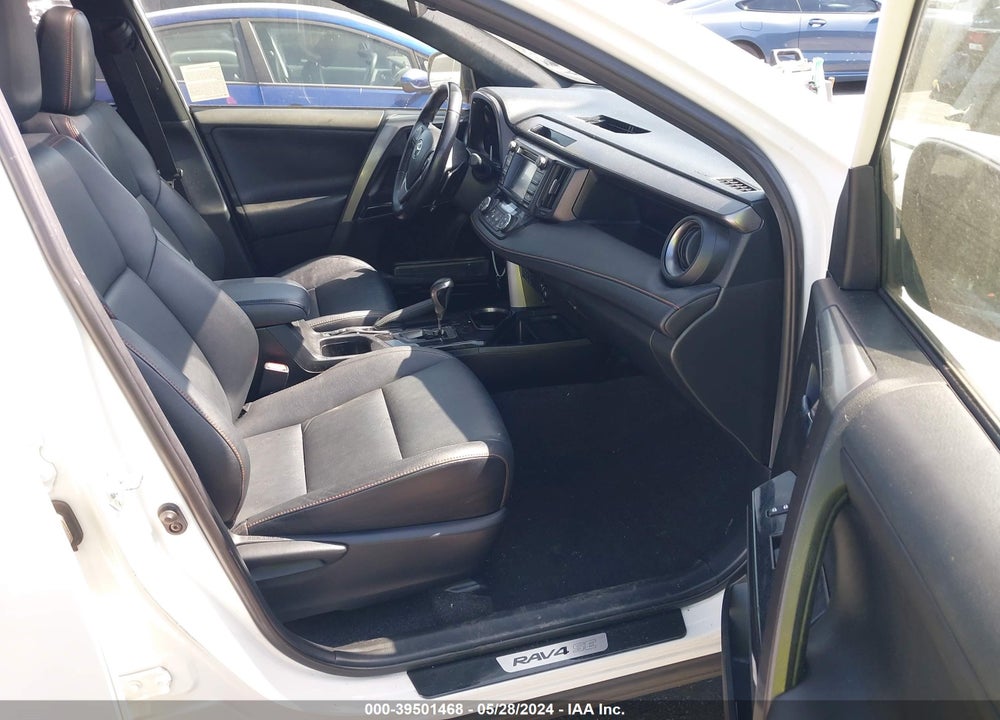 2017 TOYOTA RAV4 SE VIN: JTMNFREV9HJ114825