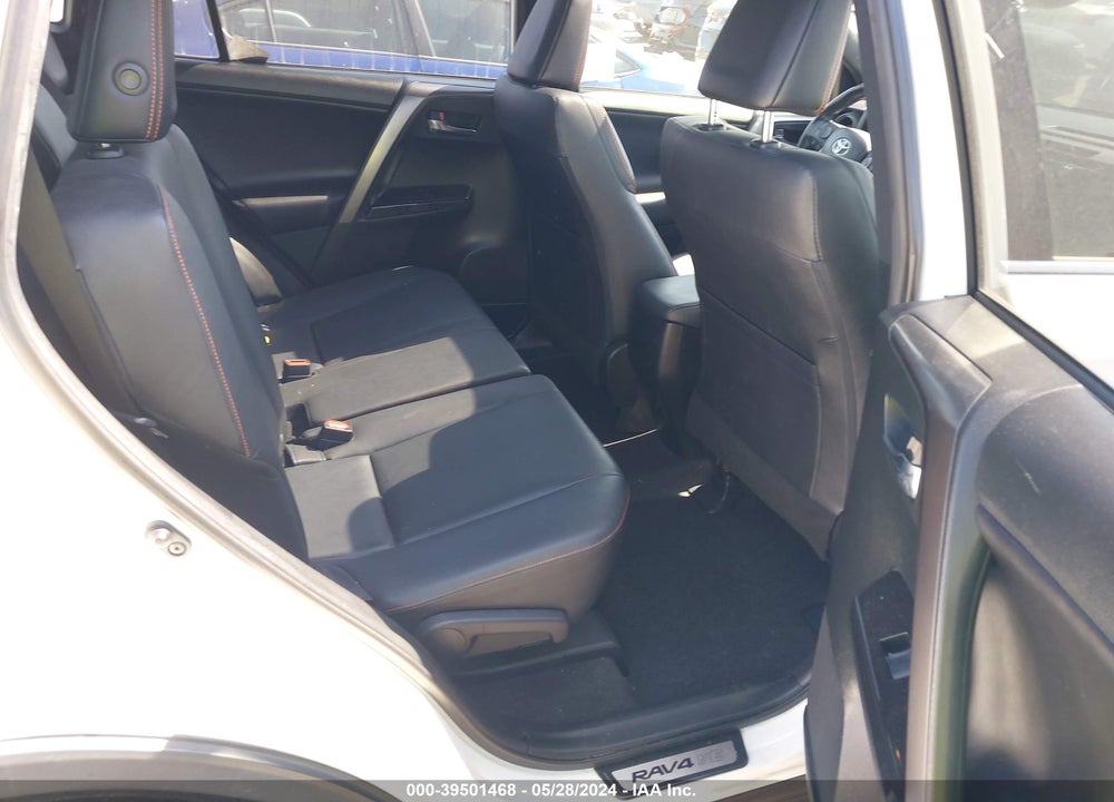 2017 TOYOTA RAV4 SE VIN: JTMNFREV9HJ114825