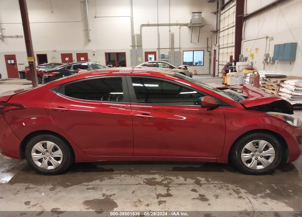 2016 HYUNDAI ELANTRA SE VIN: 5NPDH4AE0GH698845