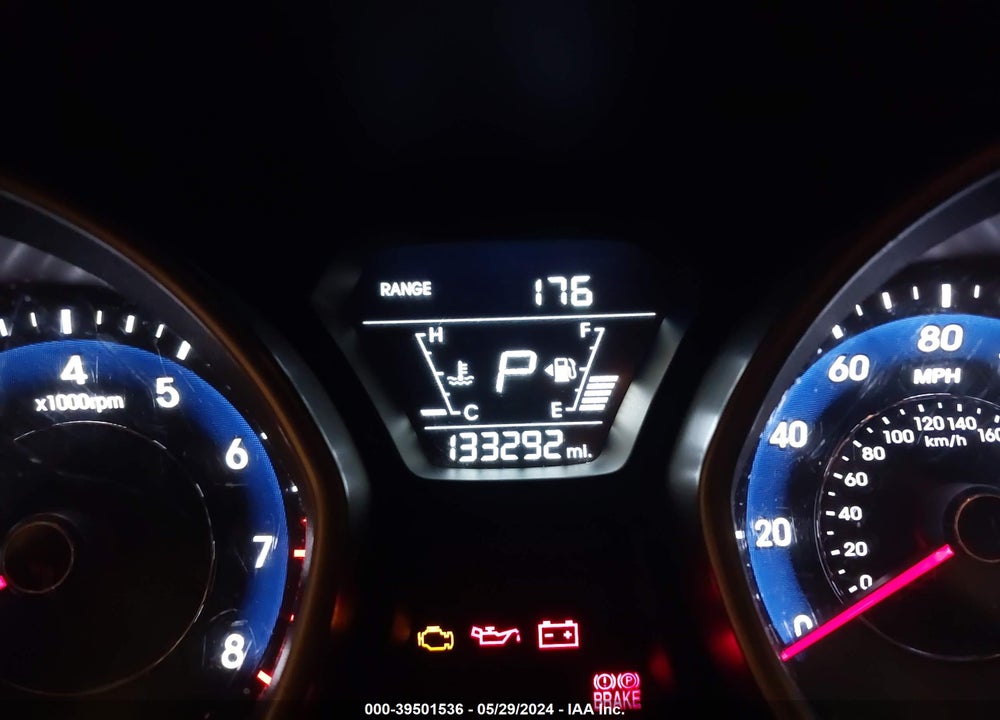 2016 HYUNDAI ELANTRA SE VIN: 5NPDH4AE0GH698845
