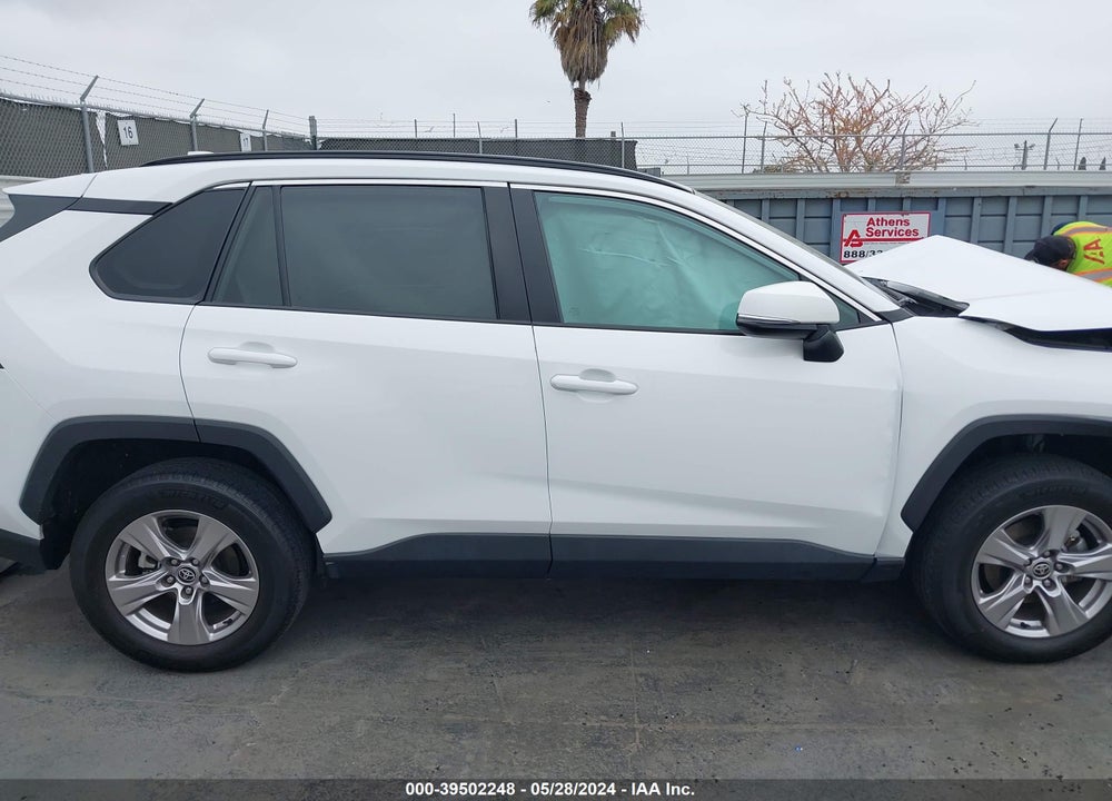 2022 TOYOTA RAV4 XLE VIN: 2T3W1RFV0NW205366