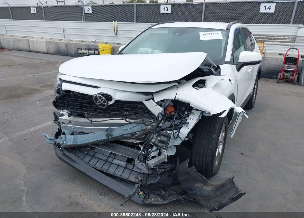 2022 TOYOTA RAV4 XLE VIN: 2T3W1RFV0NW205366