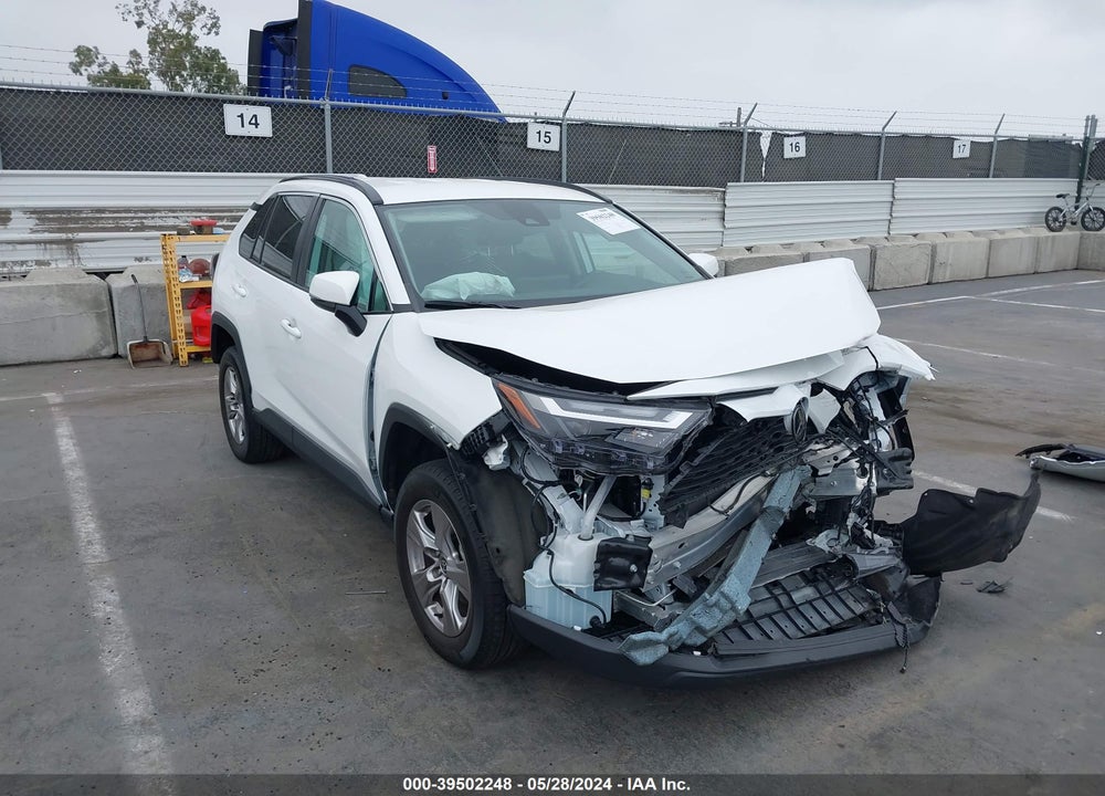 2022 TOYOTA RAV4 XLE VIN: 2T3W1RFV0NW205366