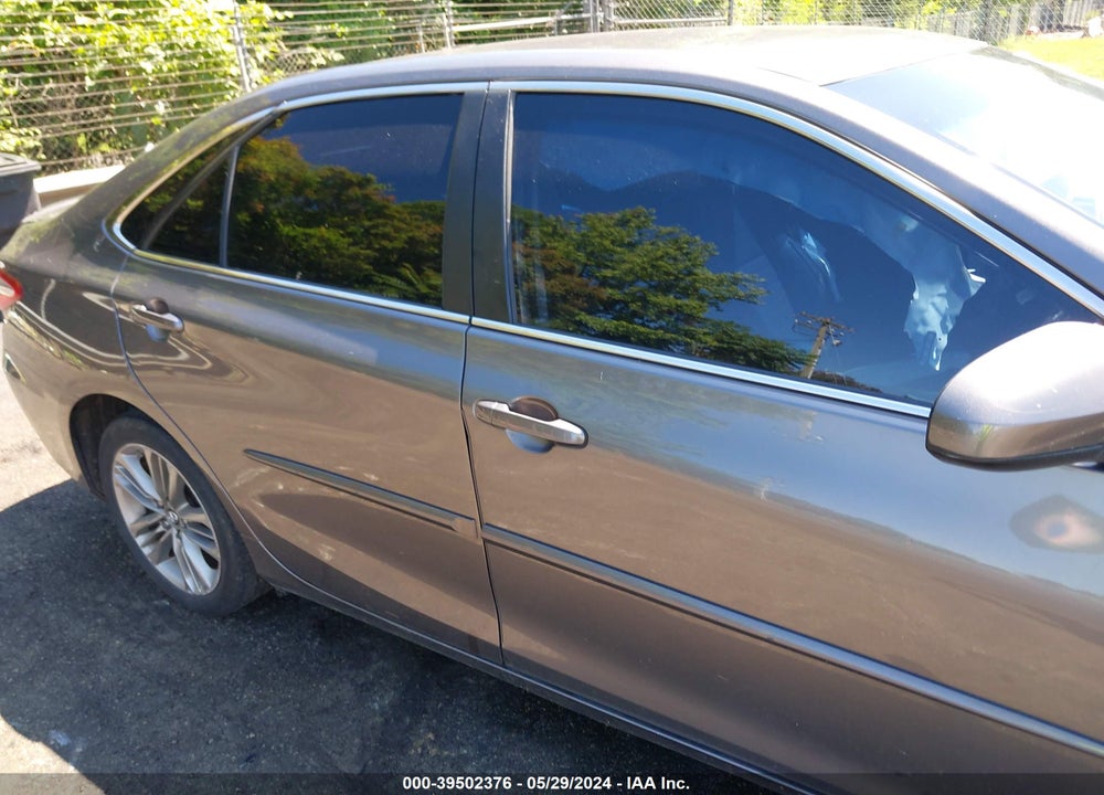 2017 TOYOTA CAMRY SE VIN: 4T1BF1FK2HU677153