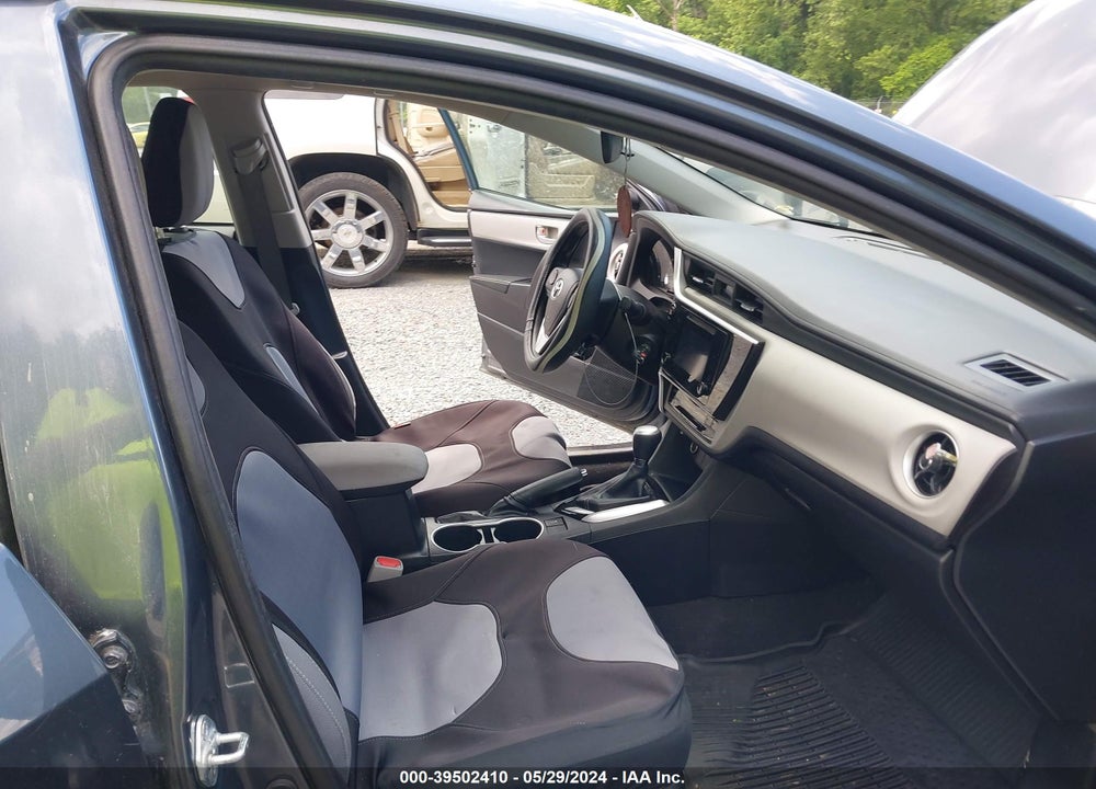 2018 TOYOTA COROLLA LE VIN: 2T1BURHE1JC099517