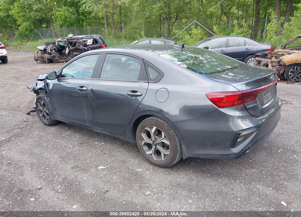 2021 KIA FORTE LXS VIN: 3KPF24AD2ME361353