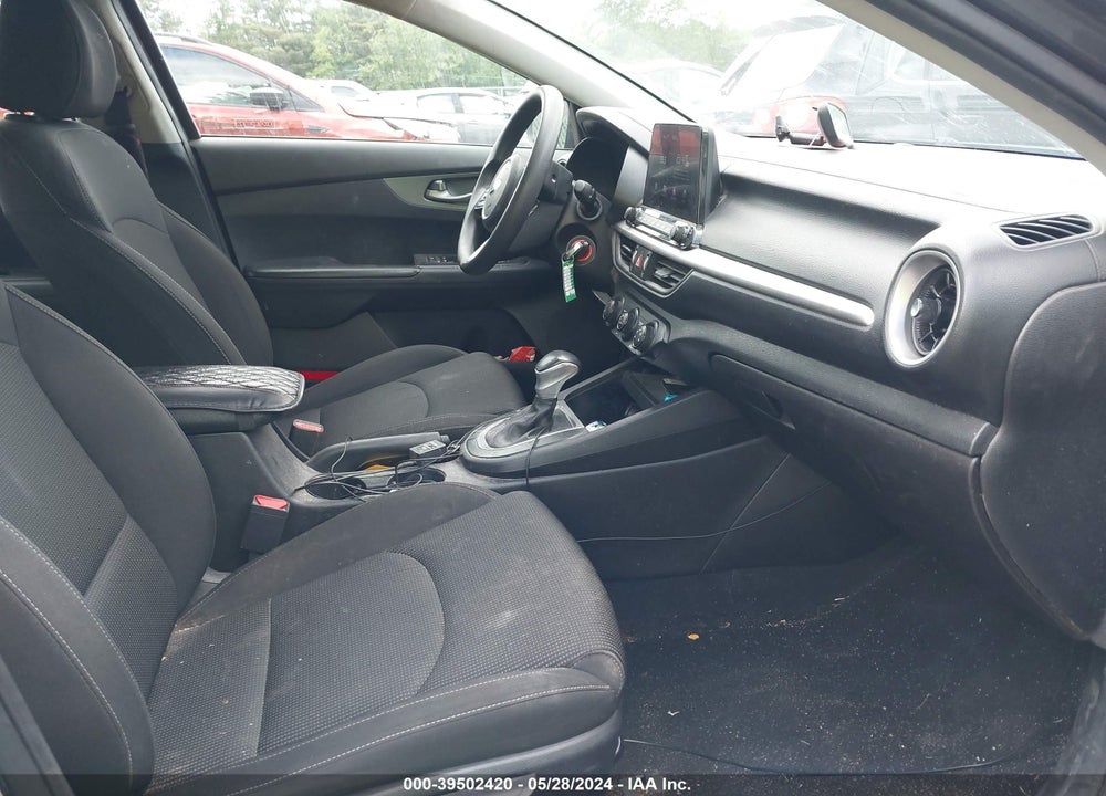 2021 KIA FORTE LXS VIN: 3KPF24AD2ME361353