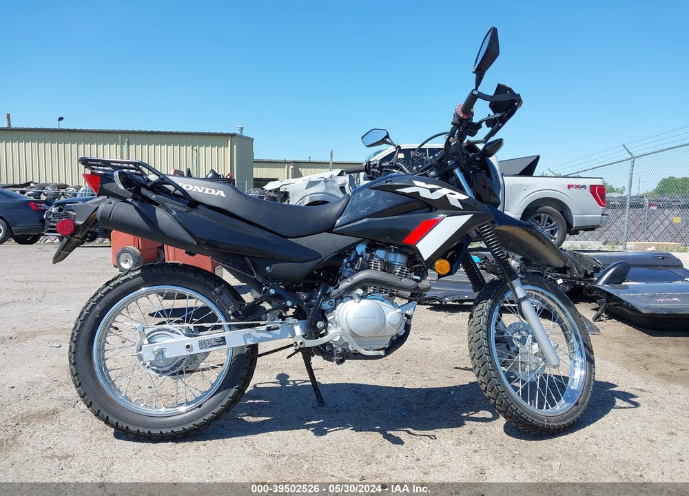 2023 HONDA XR150L E VIN: 3H1KD1318PD004355