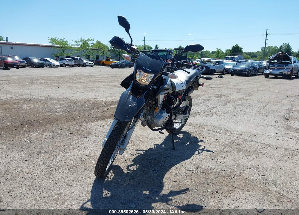 2023 HONDA XR150L E VIN: 3H1KD1318PD004355
