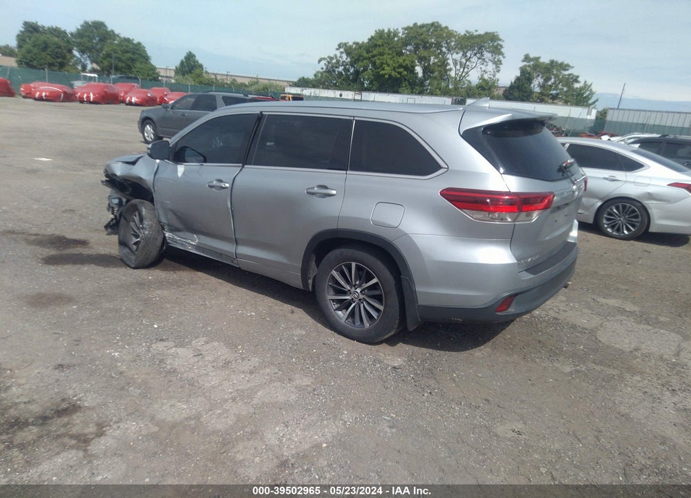 2017 TOYOTA HIGHLANDER XLE VIN: 5TDJZRFH1HS372712
