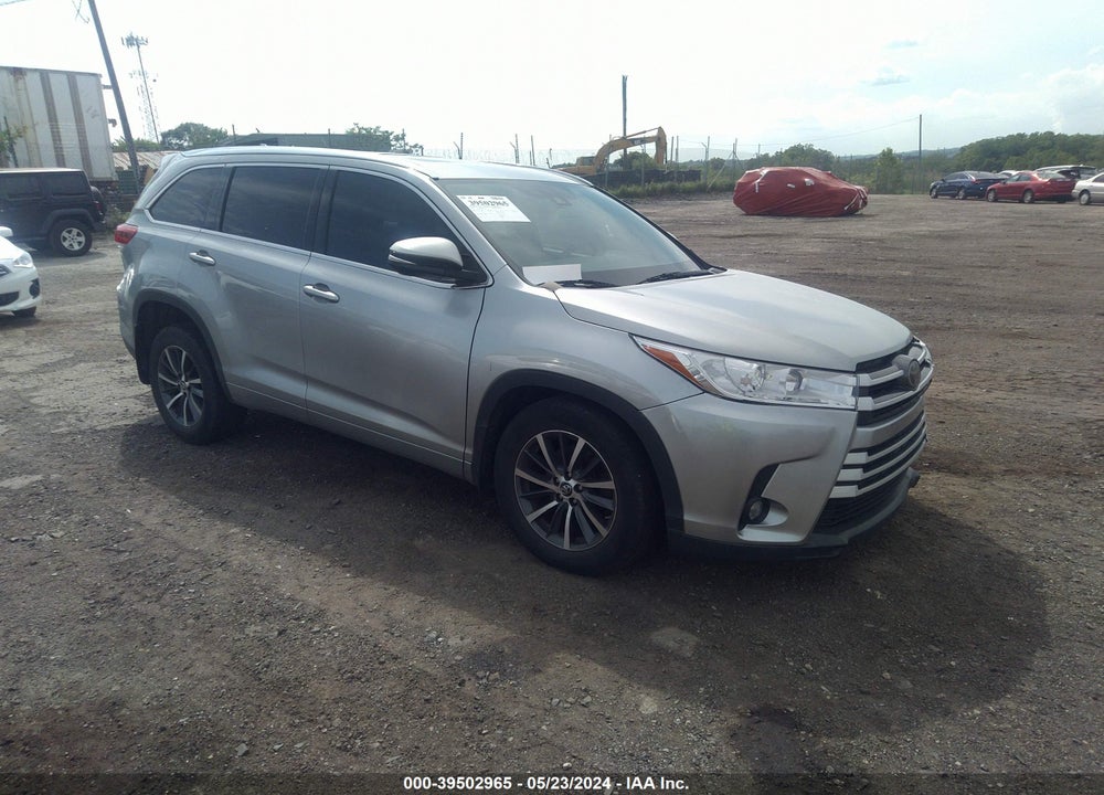 2017 TOYOTA HIGHLANDER XLE VIN: 5TDJZRFH1HS372712