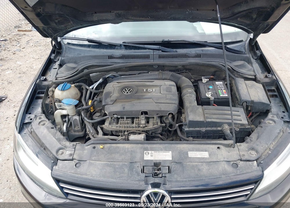 2014 VOLKSWAGEN JETTA 1.8T SE VIN: 3VWD17AJ1EM332044