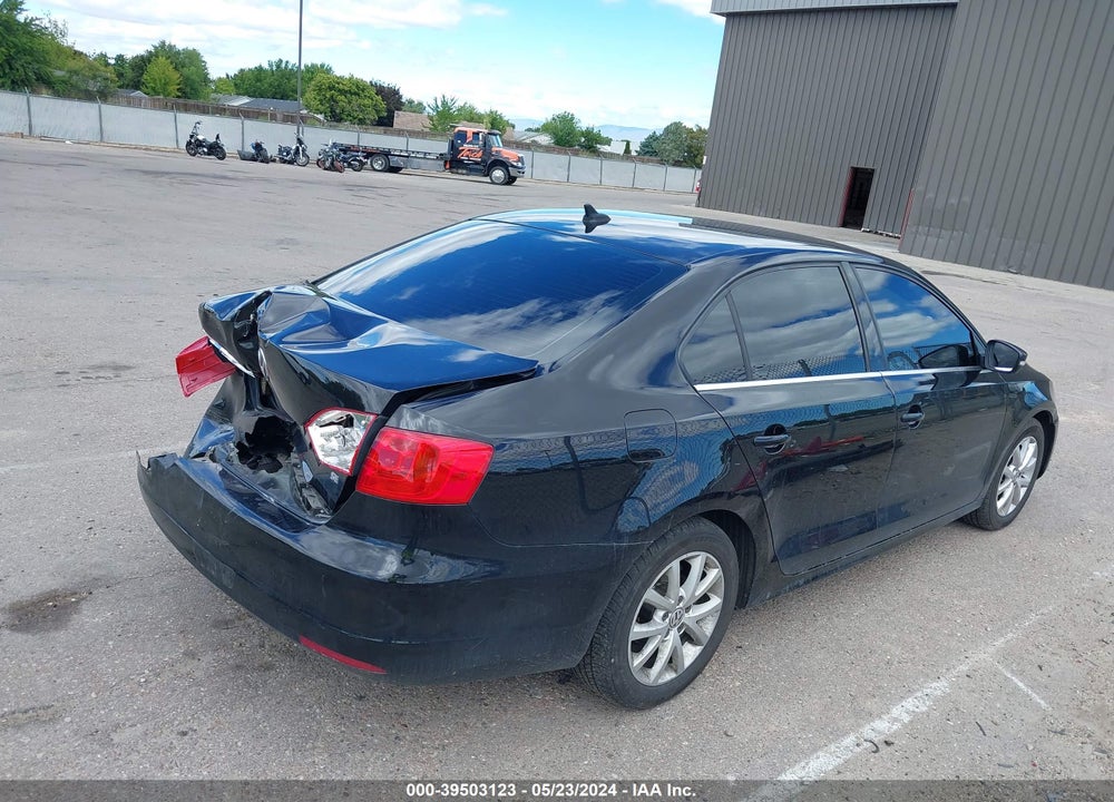 2014 VOLKSWAGEN JETTA 1.8T SE VIN: 3VWD17AJ1EM332044