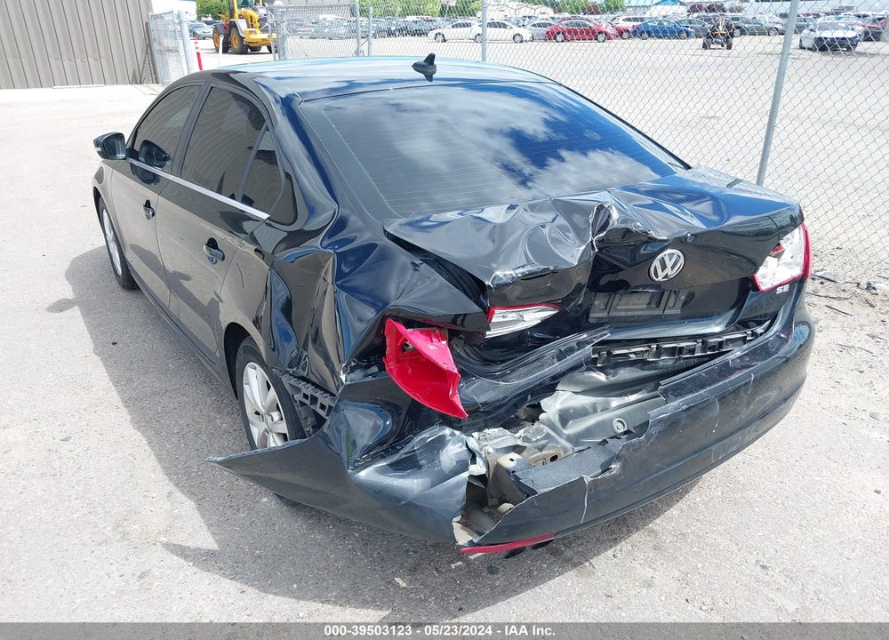 2014 VOLKSWAGEN JETTA 1.8T SE VIN: 3VWD17AJ1EM332044