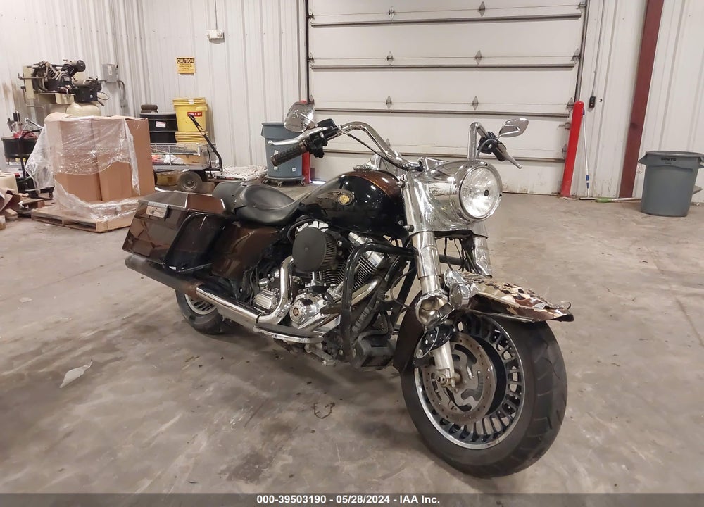 2013 HARLEY-DAVIDSON FLHR ROAD KING/ANNIVERSARY VIN: 1HD1FBM24DB643230