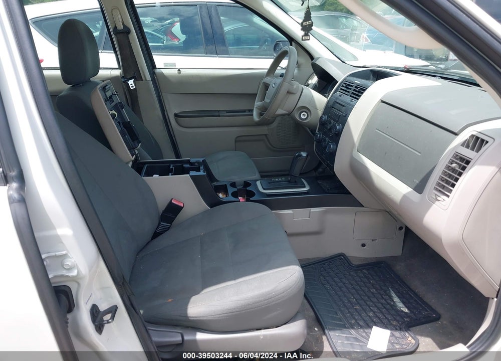 2009 FORD ESCAPE XLS VIN: 1FMCU02779KC97714