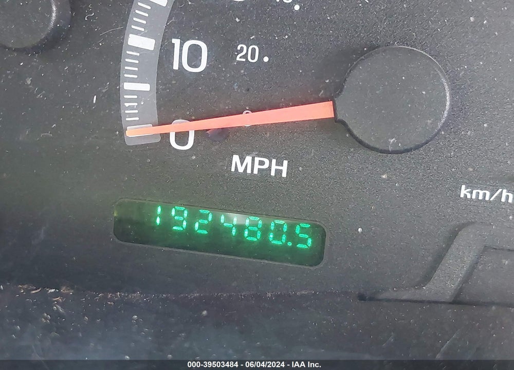 2002 FORD EXPEDITION XLT VIN: 1FMRU15W42LA19162