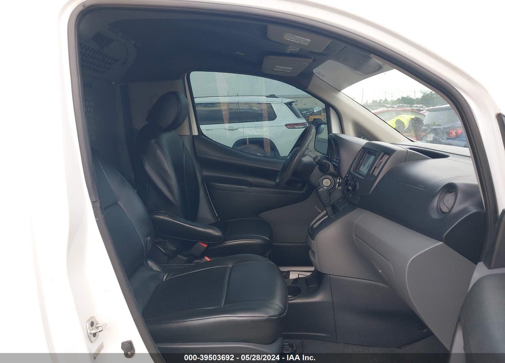 2015 NISSAN NV200 SV VIN: 3N6CM0KN5FK696797