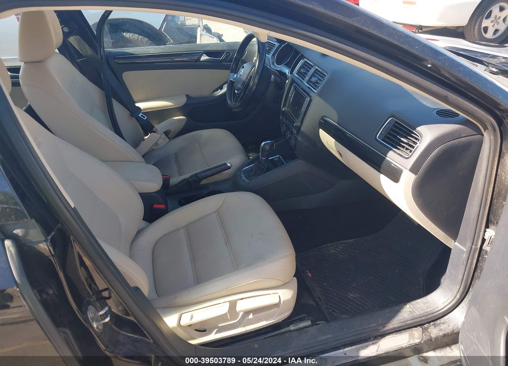 2017 VOLKSWAGEN JETTA 1.8T SEL/1.8T SEL PREMIUM VIN: 3VWL17AJ6HM400239
