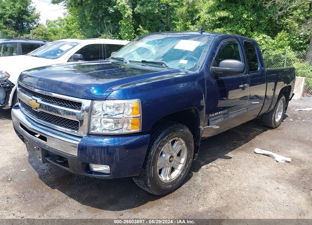 2011 CHEVROLET SILVERADO 1500 LT VIN: 1GCRKSE35BZ310174