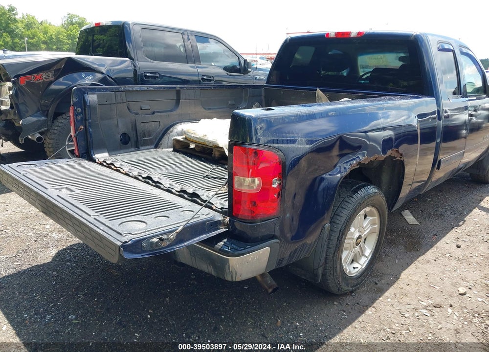2011 CHEVROLET SILVERADO 1500 LT VIN: 1GCRKSE35BZ310174