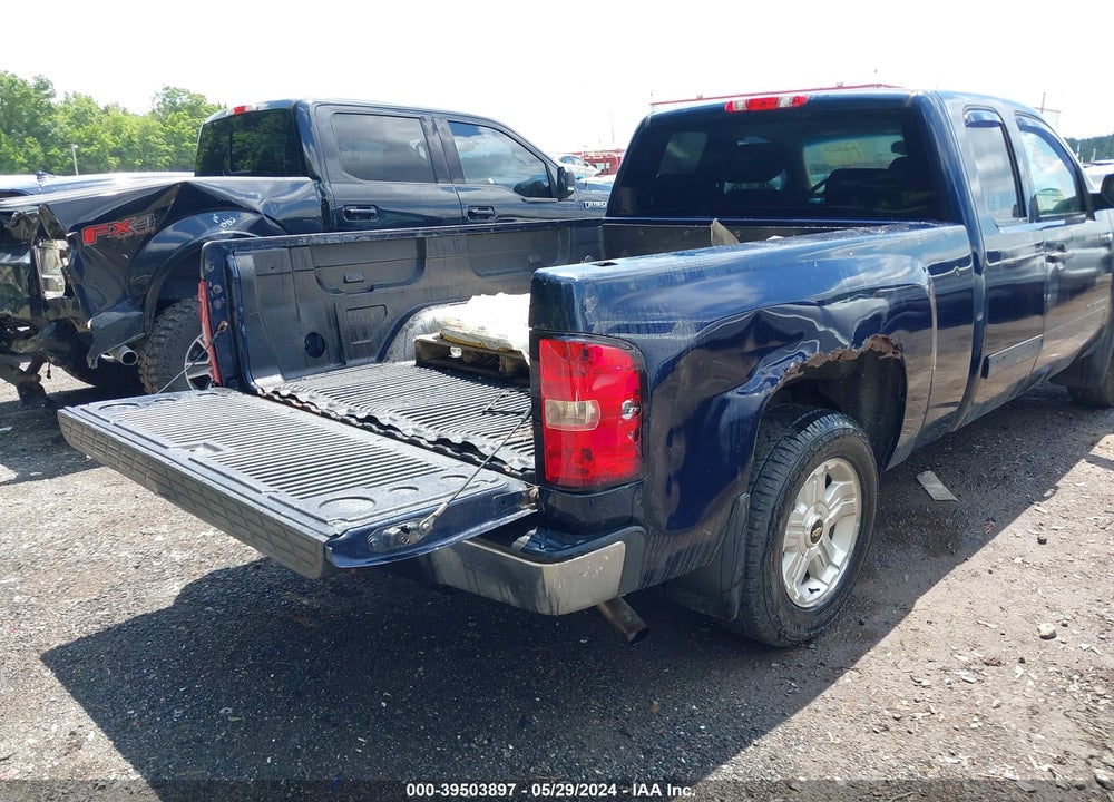 2011 CHEVROLET SILVERADO 1500 LT VIN: 1GCRKSE35BZ310174