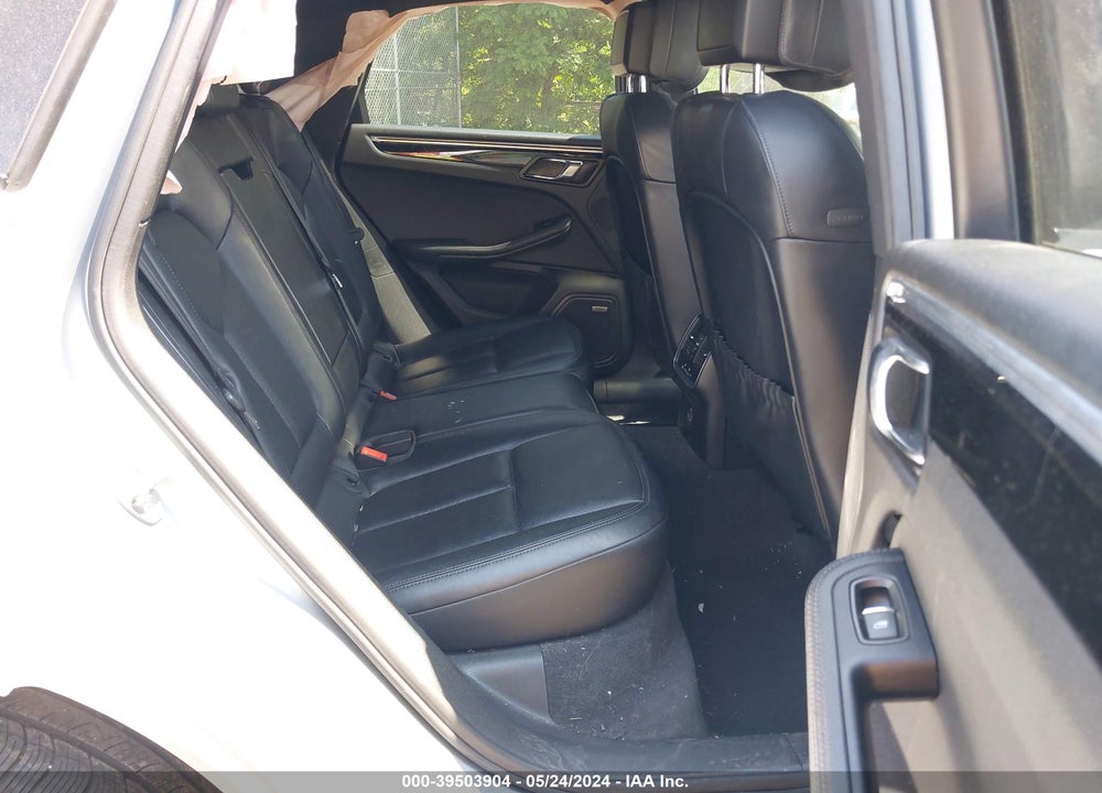 2018 PORSCHE MACAN VIN: WP1AB2A51JLB33093