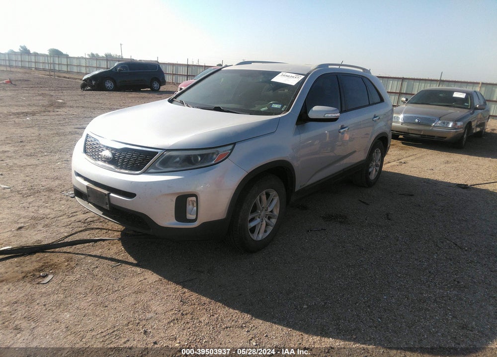2014 KIA SORENTO LX VIN: 5XYKTCA66EG448992