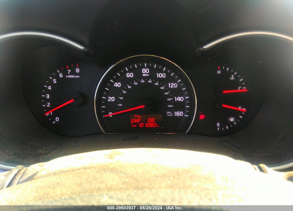 2014 KIA SORENTO LX VIN: 5XYKTCA66EG448992