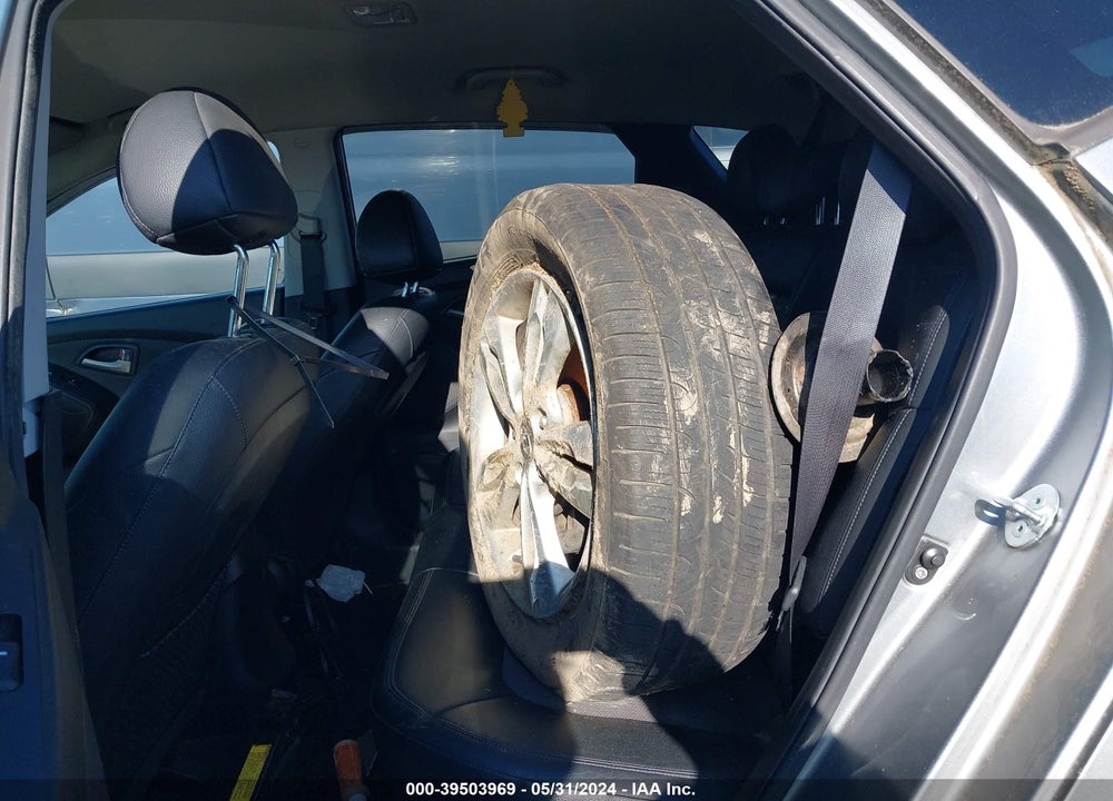 2010 HYUNDAI TUCSON GLS VIN: KM8JU3AC5AU056329