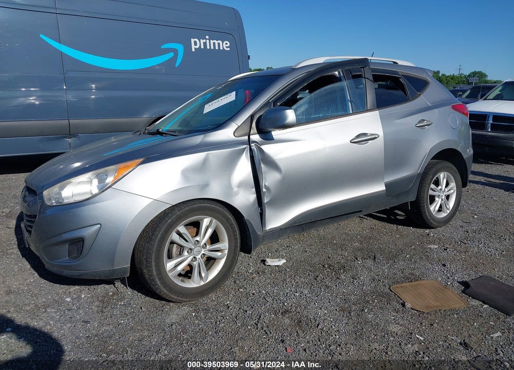 2010 HYUNDAI TUCSON GLS VIN: KM8JU3AC5AU056329