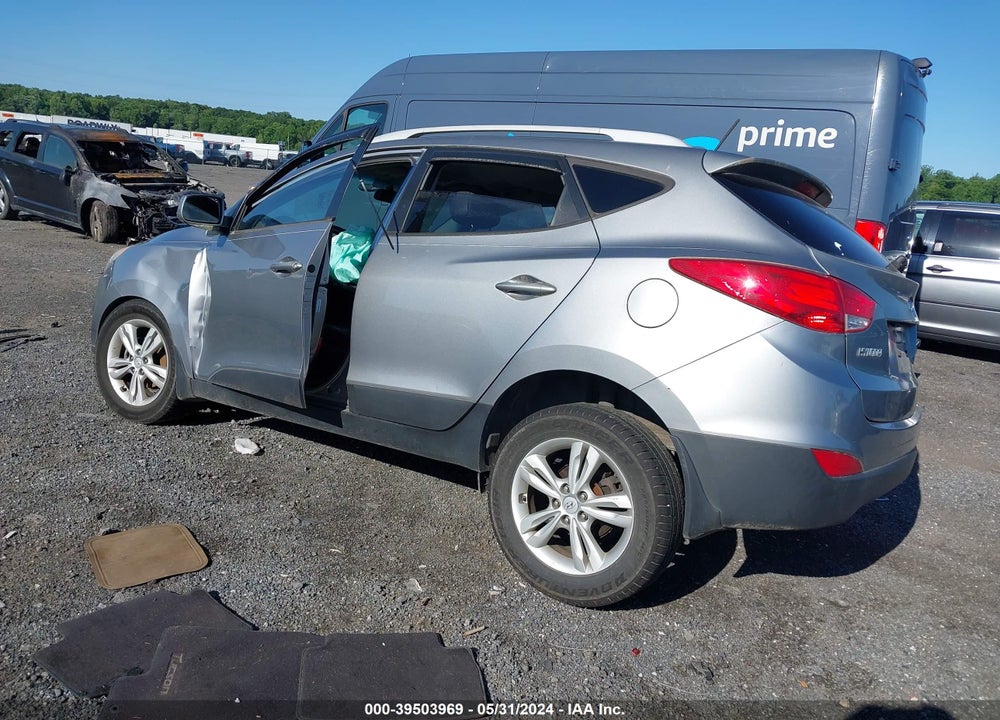 2010 HYUNDAI TUCSON GLS VIN: KM8JU3AC5AU056329