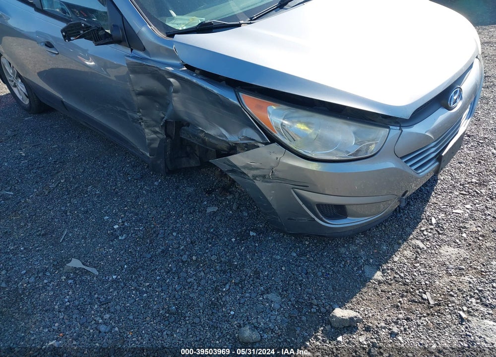 2010 HYUNDAI TUCSON GLS VIN: KM8JU3AC5AU056329
