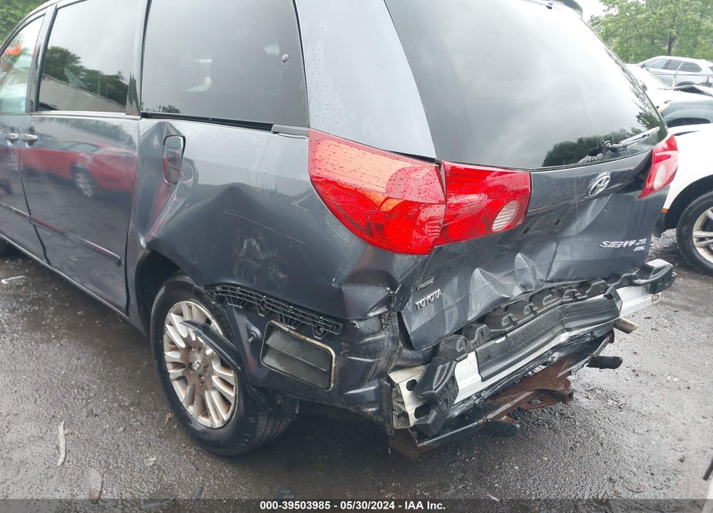 2008 TOYOTA SIENNA XLE VIN: 5TDBK22C08S020361