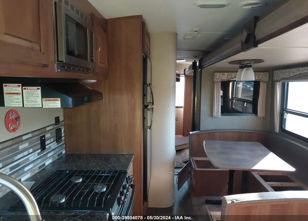 2016 KEYSTONE RV SPRINGDALE TRAVEL TRAILER VIN: 4YDT30329G3102582