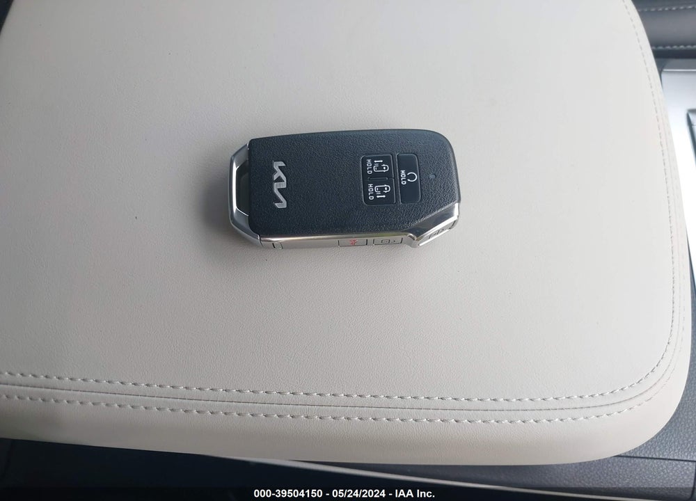 2023 KIA CARNIVAL MPV LX SEAT PACKAGE VIN: KNDNB4H34P6262701