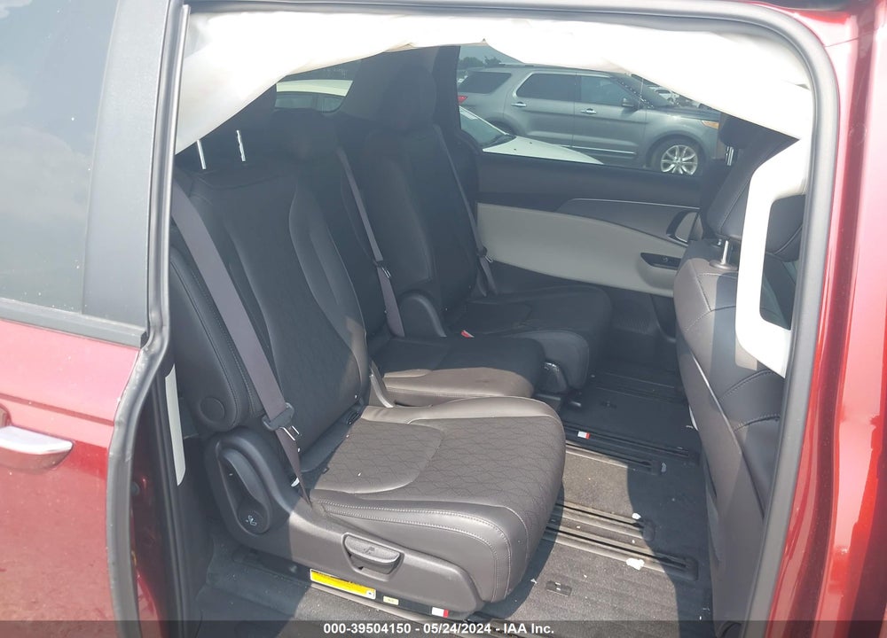 2023 KIA CARNIVAL MPV LX SEAT PACKAGE VIN: KNDNB4H34P6262701