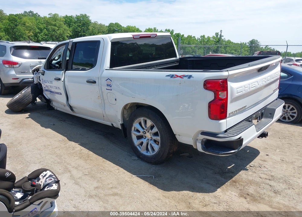 2022 CHEVROLET SILVERADO 1500 4WD SHORT BED CUSTOM VIN: 1GCPDBEK4NZ610673