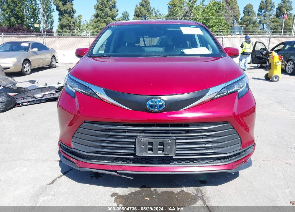 2021 TOYOTA SIENNA LE VIN: 5TDKRKEC0MS026209