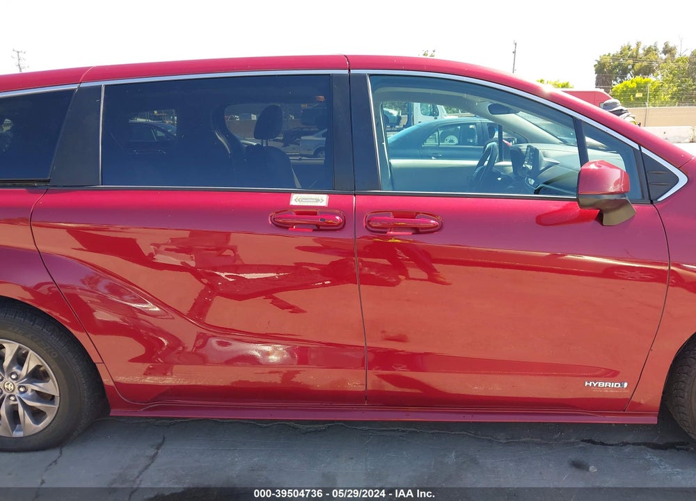 2021 TOYOTA SIENNA LE VIN: 5TDKRKEC0MS026209
