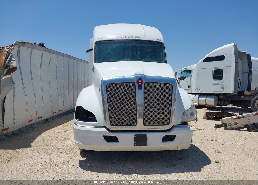 2017 KENWORTH T680 VIN: 1XKYDP9X9HJ145757