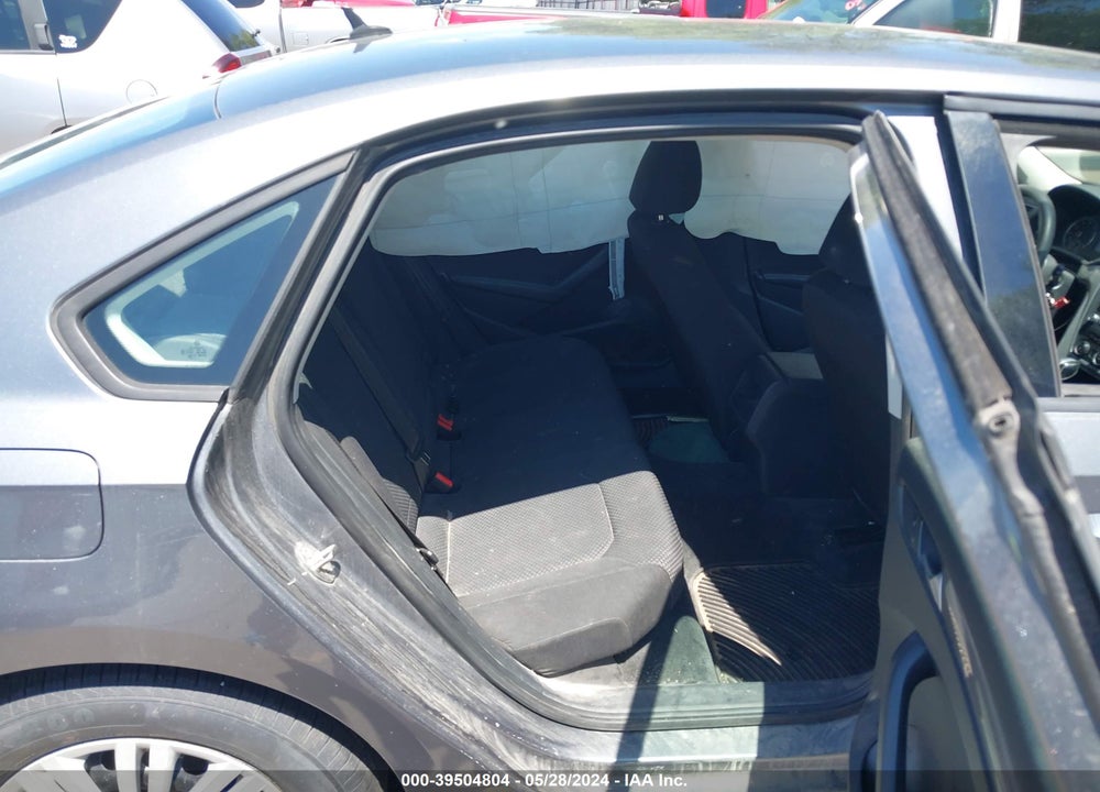 2015 VOLKSWAGEN PASSAT 1.8T S VIN: 1VWAT7A37FC062044