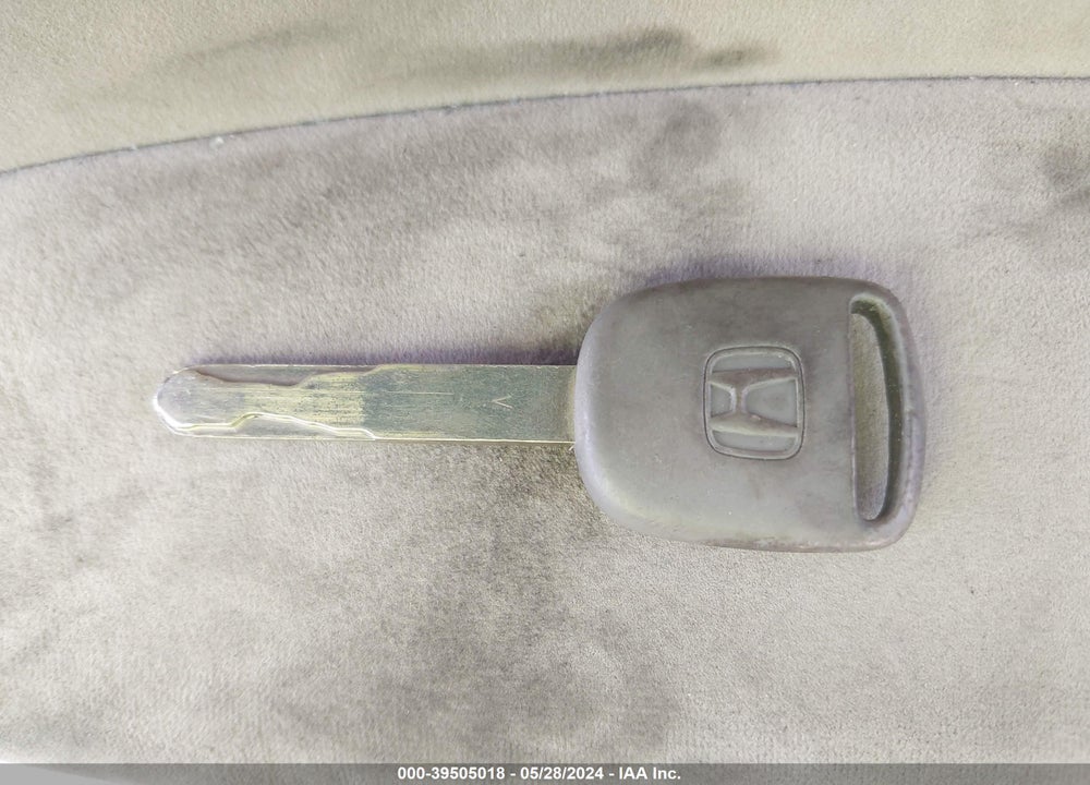 2004 HONDA ACCORD 2.4 DX VIN: 1HGCM561X4A013256