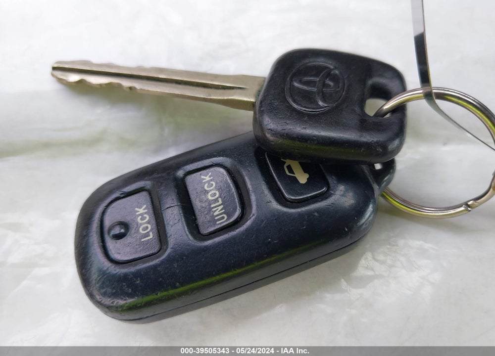 2002 TOYOTA CAMRY VIN: 4T1BE32K52U621297