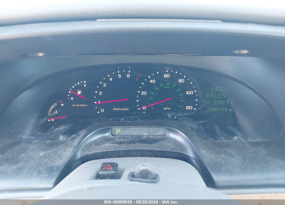 1998 LINCOLN CONTINENTAL VIN: 1LNFM97V0WY707870
