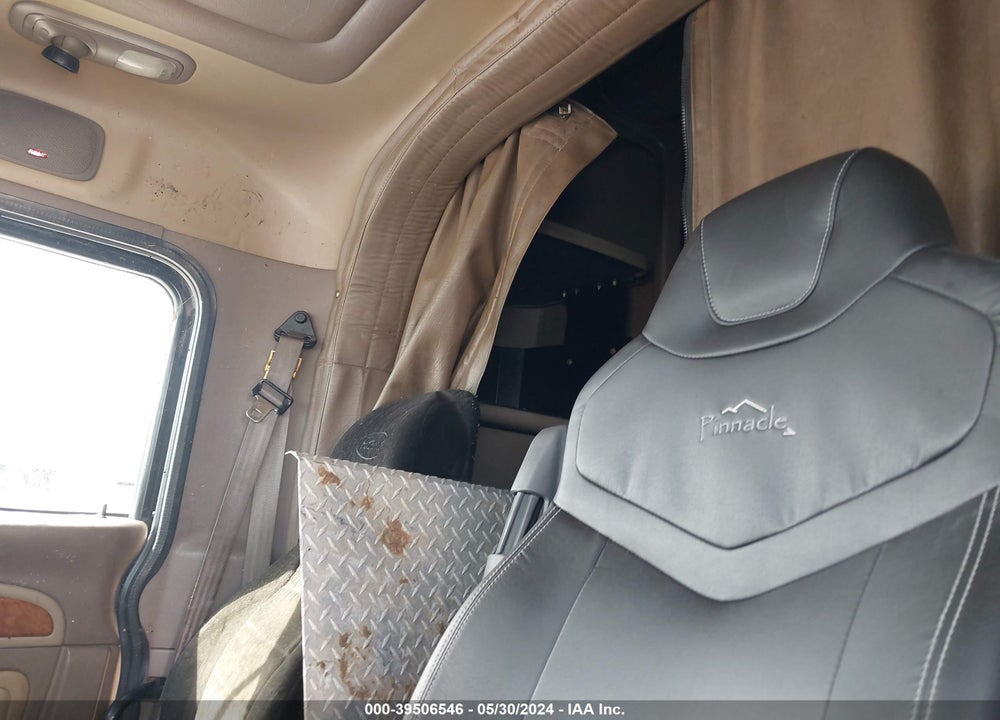 2007 PETERBILT 379 VIN: 1XP5D49X17N667835