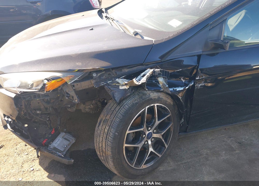 2017 FORD FOCUS SEL VIN: 1FADP3H24HL218205